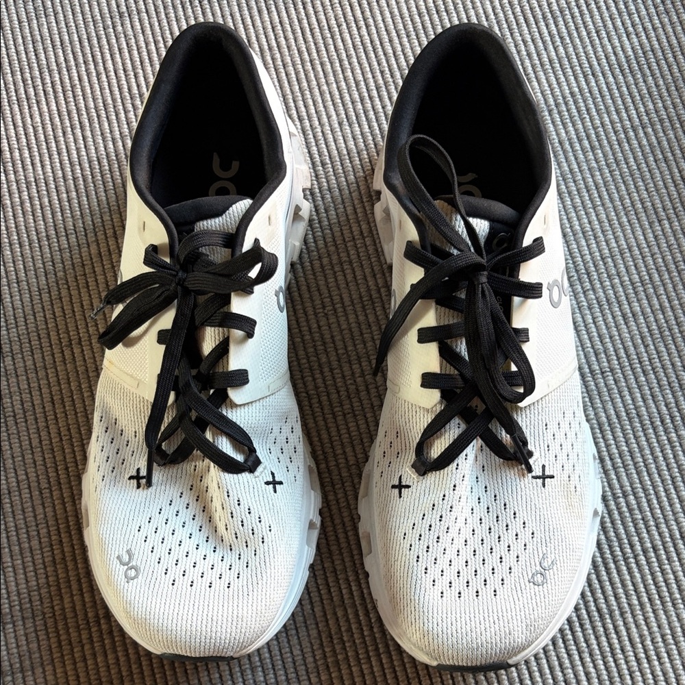 DC White and Black - CloudX 4